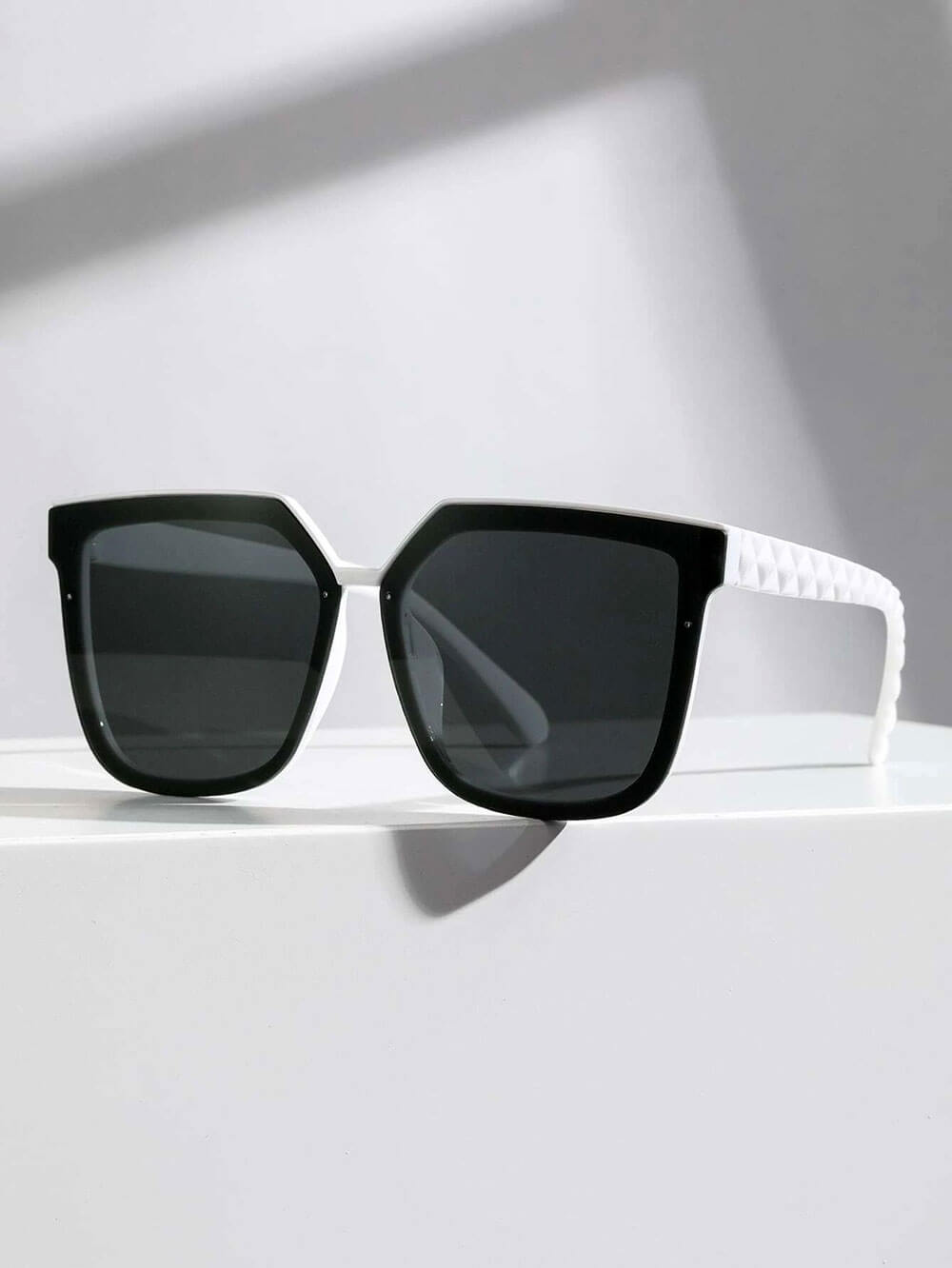 Bevel square sunglasses